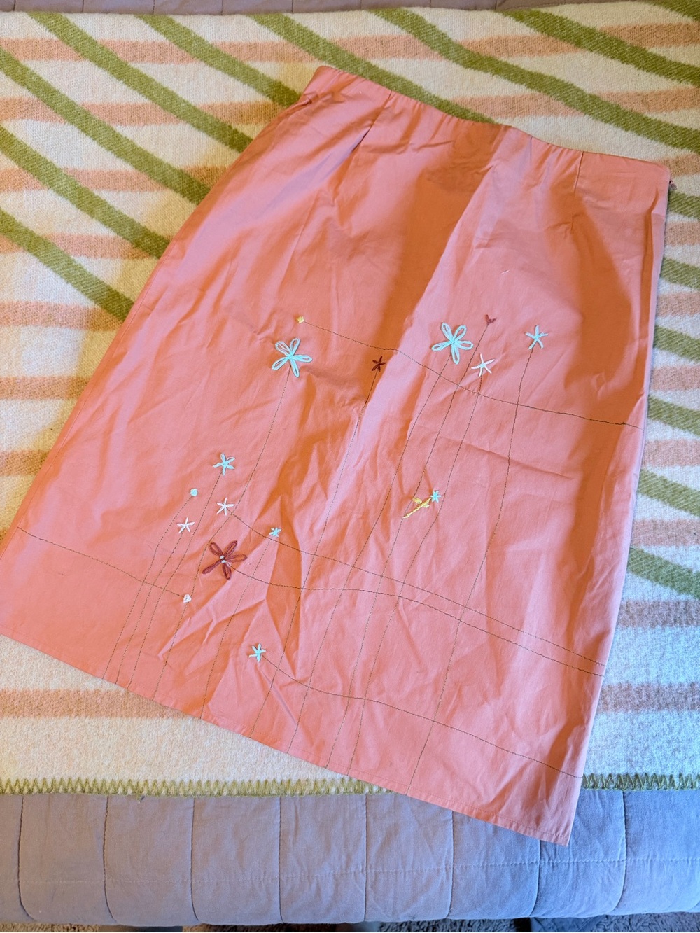 Vintage Max studio Women's Coral Embroidered Floral Skirt w/ tags!
